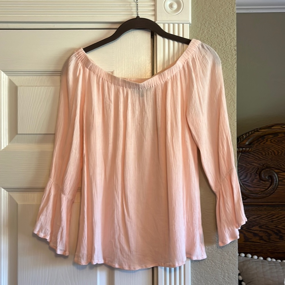 Beautiful sanctuary blouse.